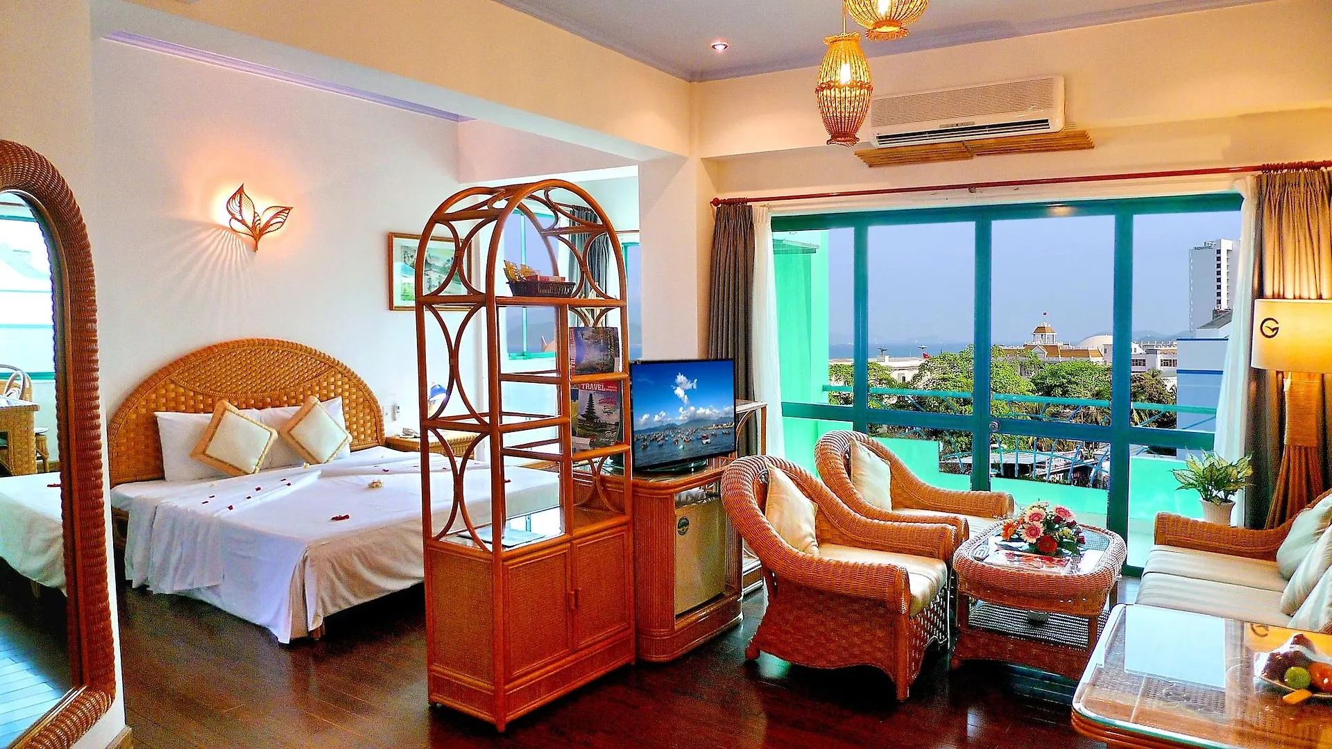 Green Hotel location