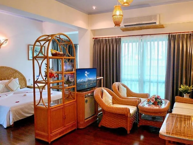 Green Hotel Nha Trang 3*,