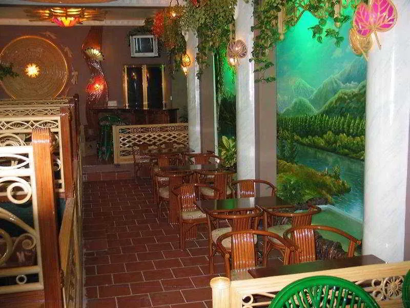 Green Hotel ニャチャン